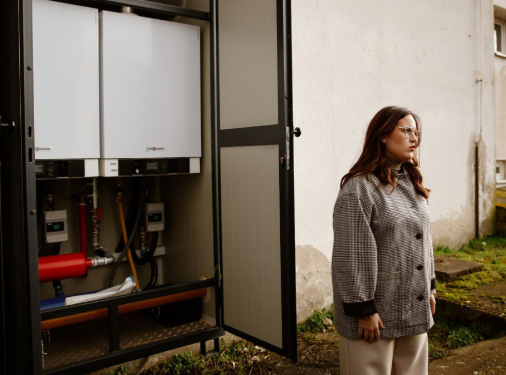 Pavkov tokom posete Kruševcu obišla nove gasne kotlove u školama u Jasiki i Sušici