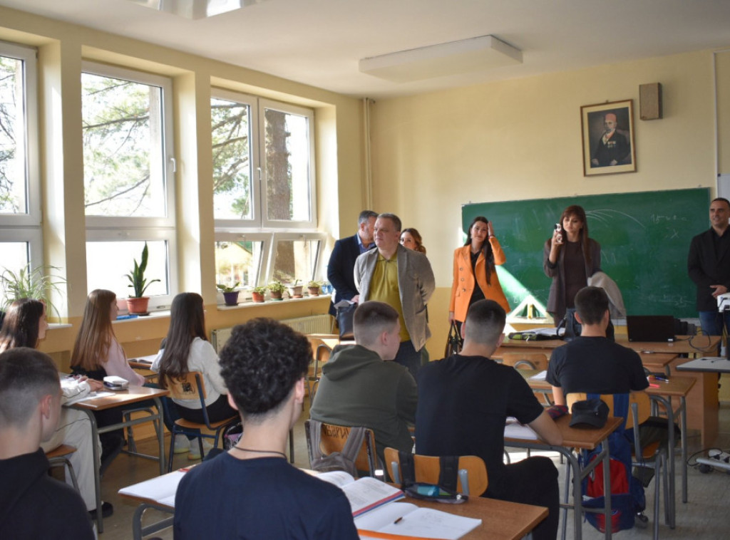 Dejan Vuk Stanković u Aranđelovcu najavio održavanje probnog završnog ispita za učenike