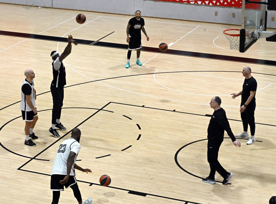 Košarkaši Partizana će dočekati Dubai 17. marta u odloženom meču Evrolige