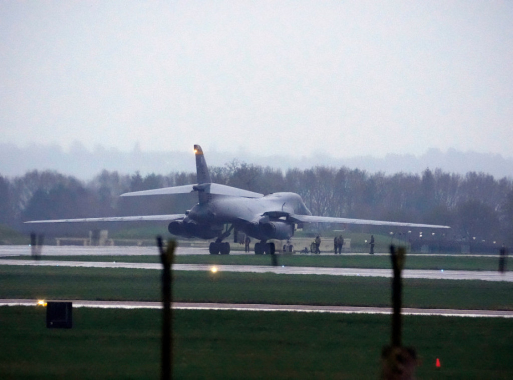 Najbrži bombarder u ratnom vazduhoplovstvu SAD, B-1 Lanser, sleteo u Veliku Britaniju