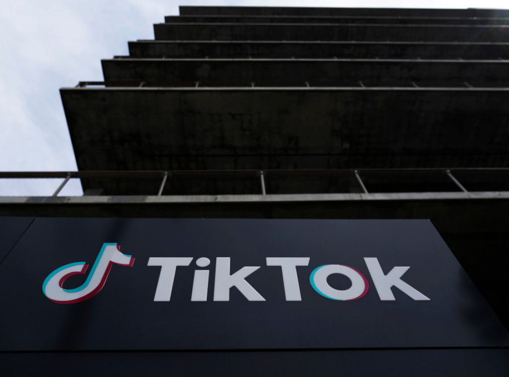 Gardijan: Starmer optužen da objavom na TikToku nastoji da imitira Trampa