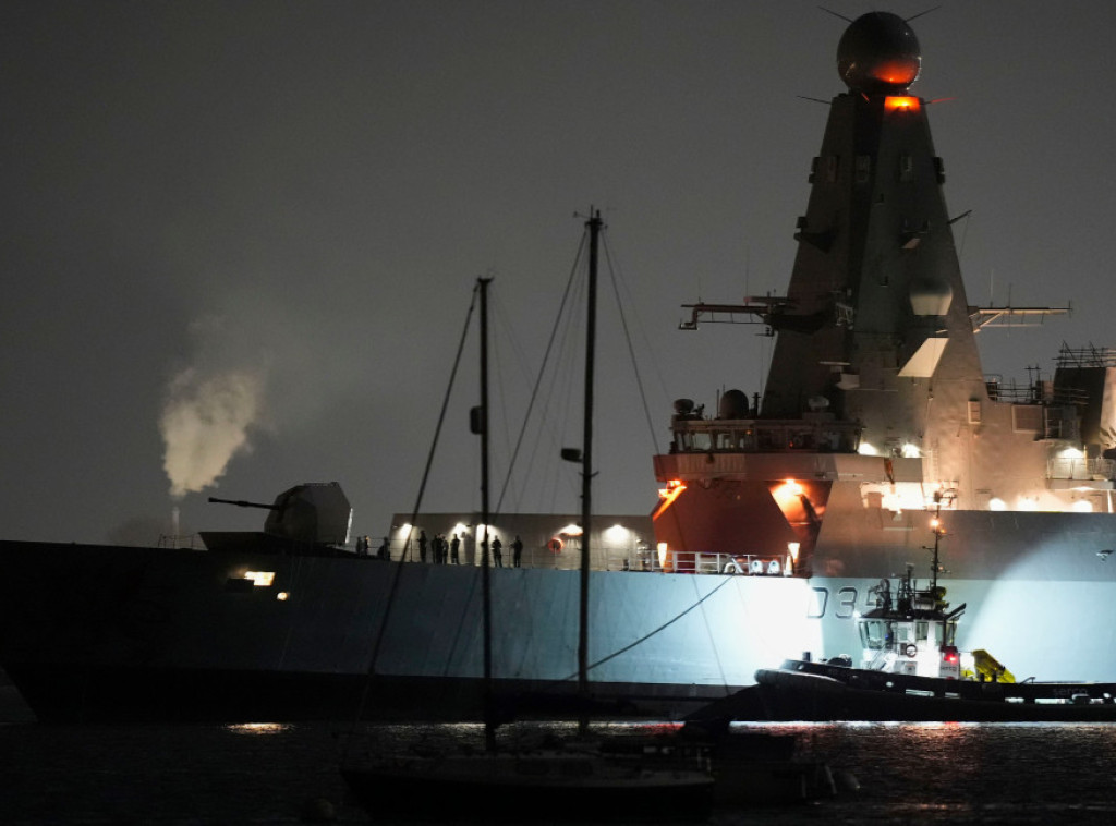 Mediji: Velika Britanija priprema nosač aviona za raspoređivanje na Bliskom istoku