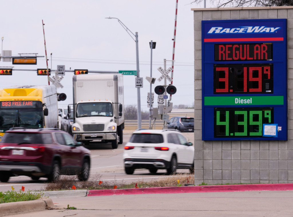 Cene benzina u SAD-u skočile su na najviši prosek od avgusta 2024.