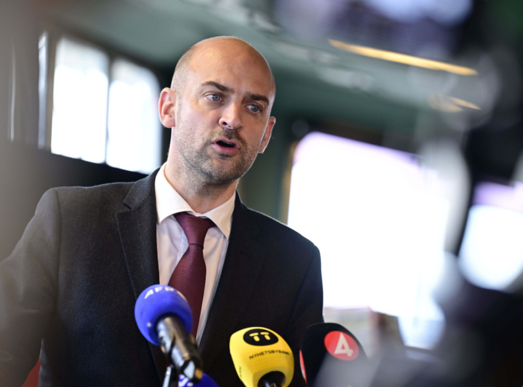 Francuska: Žan-Noel Baro razgovarao sa francuskim državljanima puštenim iz iranskog pritvora