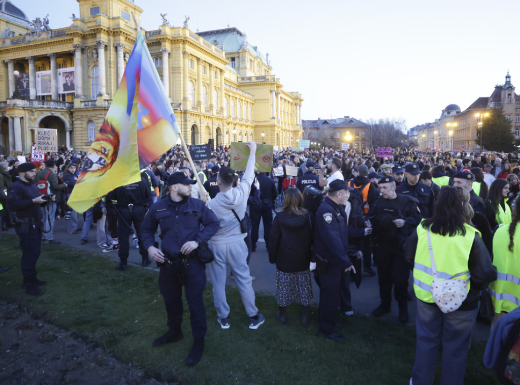 Hrvatska: Incidenti na Noćnom maršu u Zagrebu, priveden muškarac