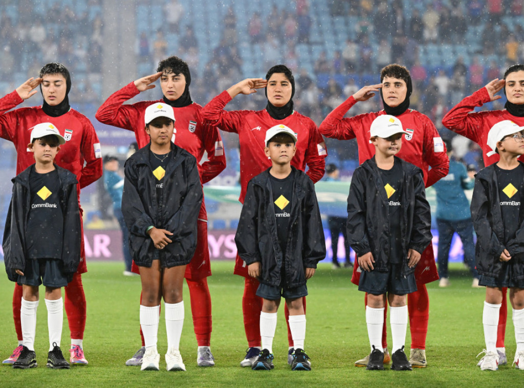 Iranske fudbalerke pevale nacionalnu himnu i salutirale pred utakmicu s Filipinima