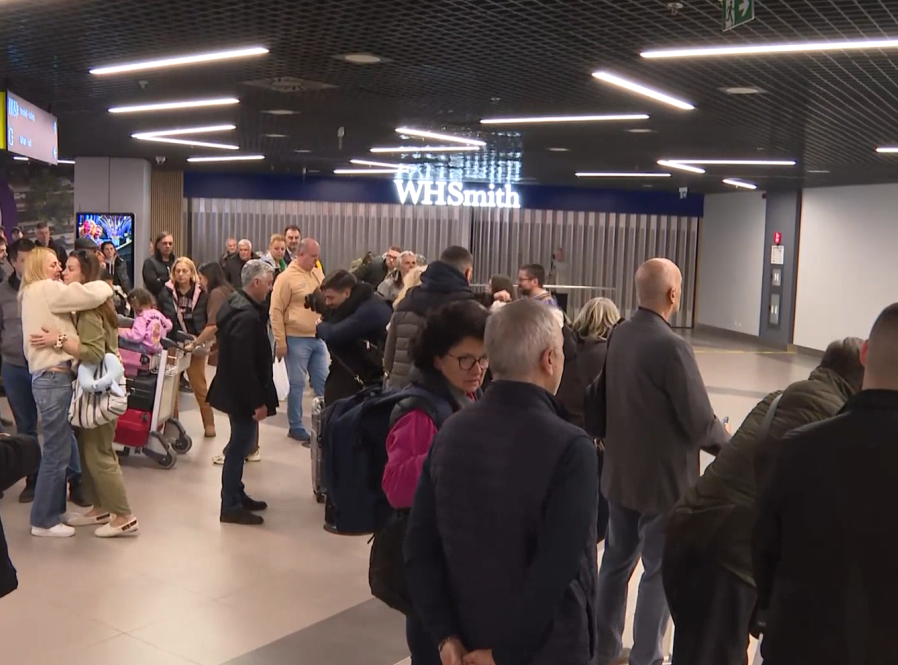 Još jedan avion Er Srbije iz Dubaija sleteo u Beograd