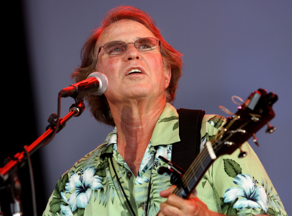 Američka hipi rok zvezda Džo Mekdonald preminuo u 84. godini