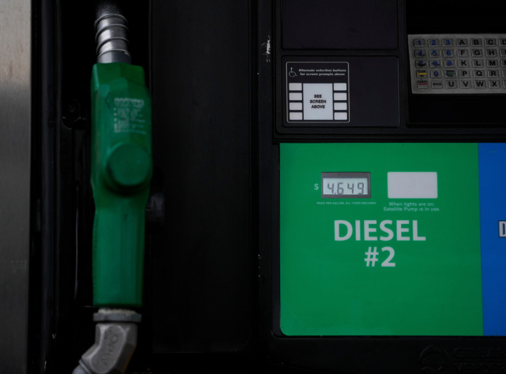 Crna Gora: Od ponoći benzin skuplji sedam, a evrodizel 16 centi za litar