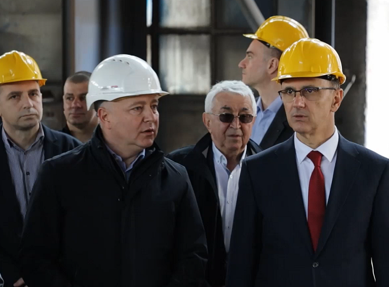 Macut u livnici u Guči: Teška industrija održava život ljudi u ovom kraju Srbije