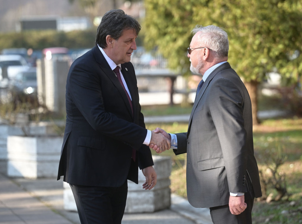 Ministar Gašić u preduzeću „Milan Blagojević-Namenska“