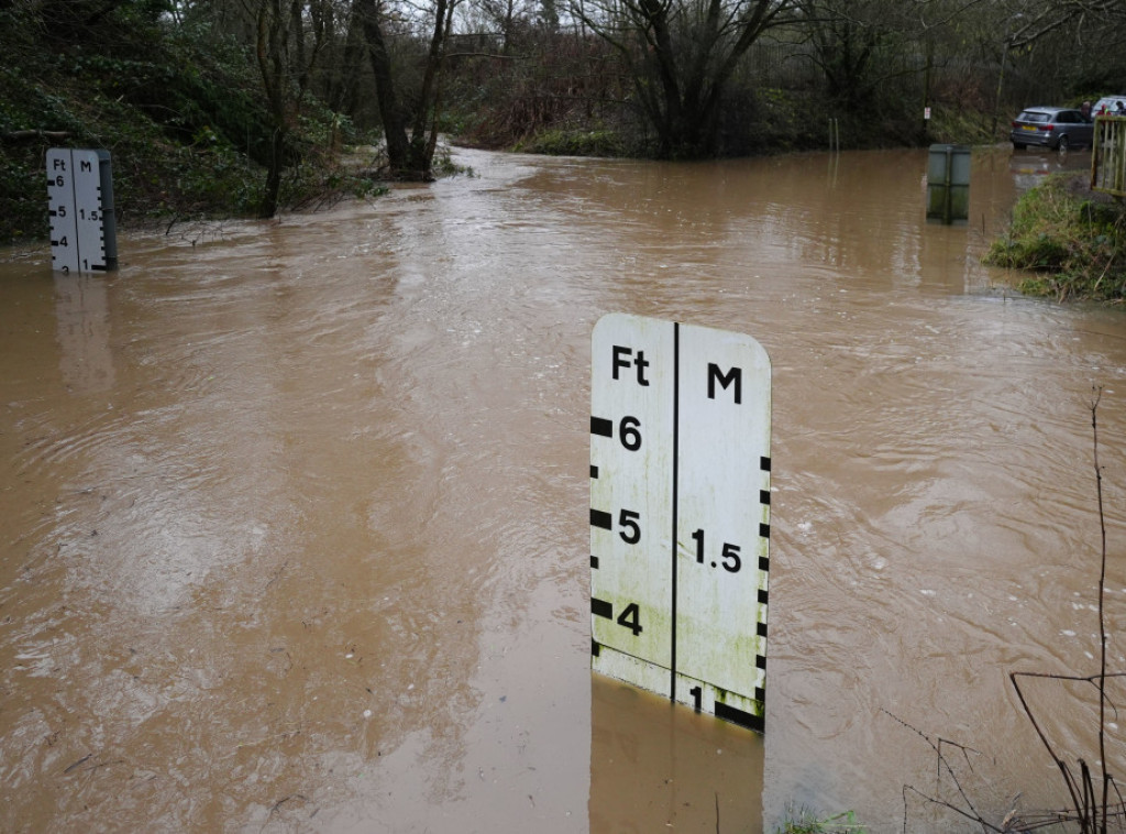 Evakuisano stotine ljudi zbog poplava na severu Australije, upozorenje na krokodile