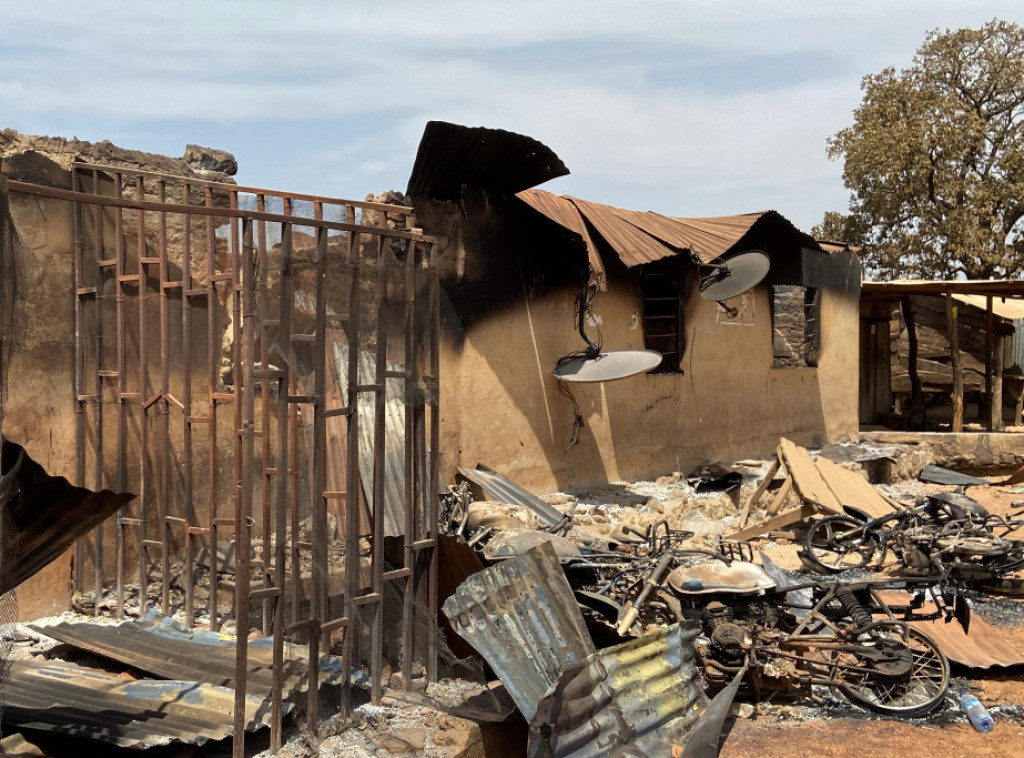 Nigerija: U napadima islamista ubijeno najmanje 12 vojnika i tri civila