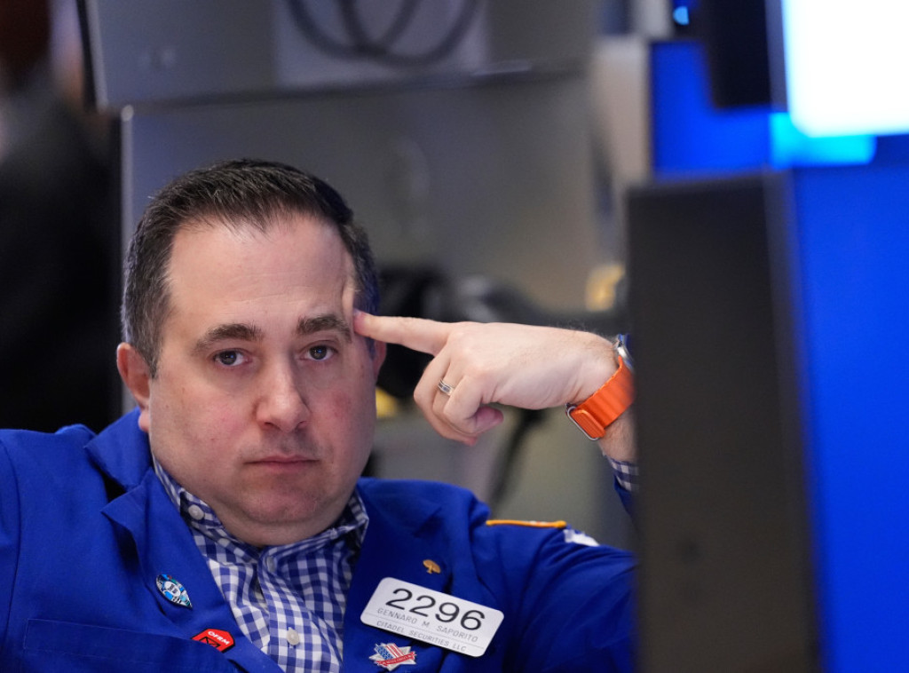 Američke akcije pale nakon što je cena sirove nafte premašila 100 dolara po barelu