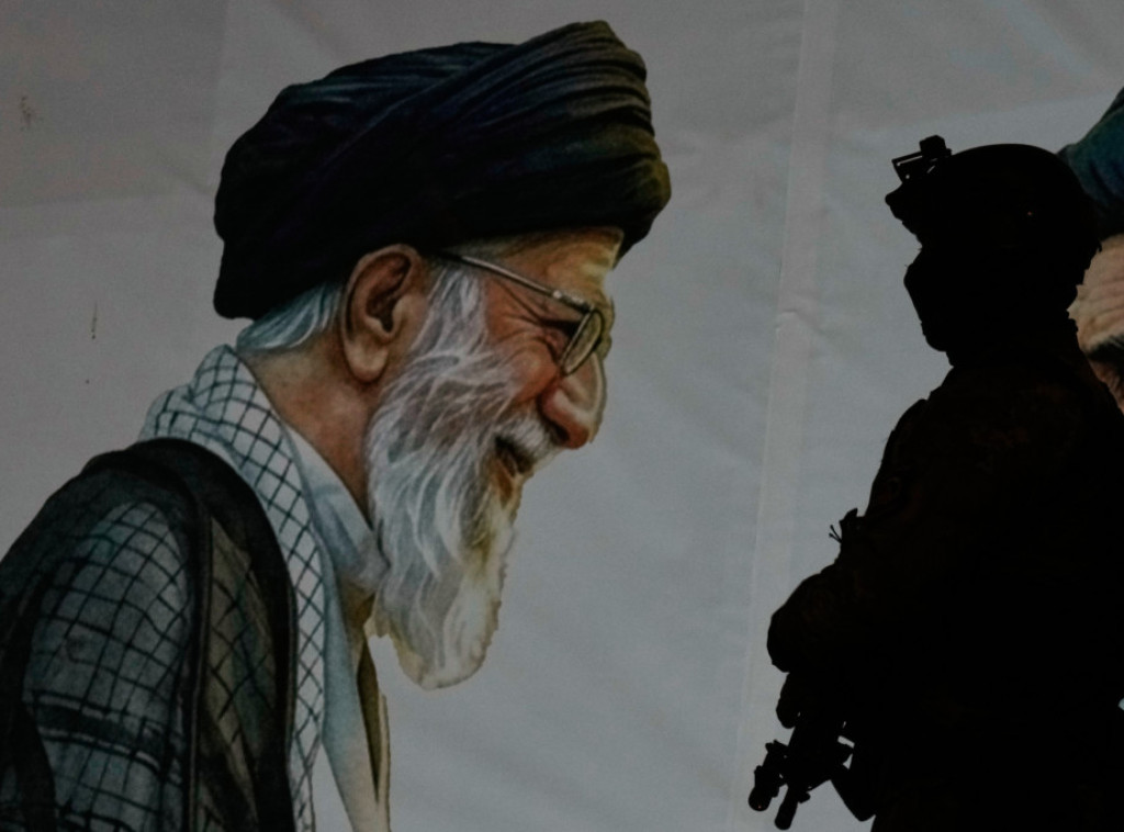 Studenti na 27 univerziteta u Velikoj Britaniji odali poštu ajatolahu Hamneiju