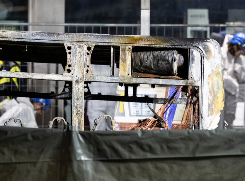 Muškarac sa psihičkim problemima izazvao požar autobusa u Švajcarskoj