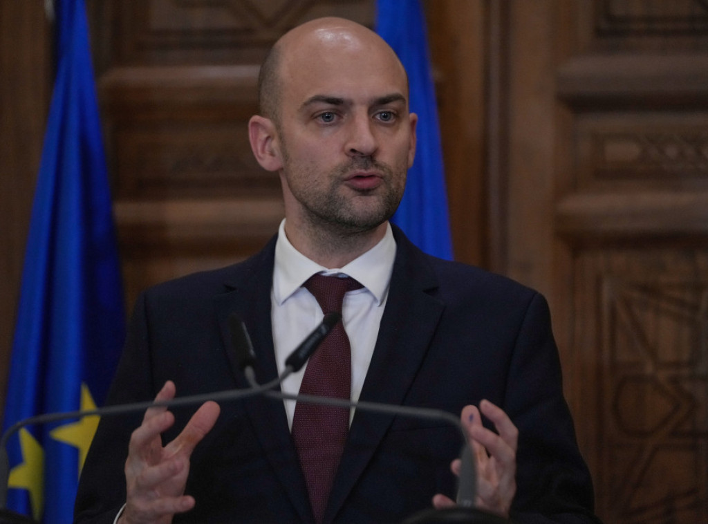 Francuska utrostručuje pomoć Libanu, šalje "60 tona pomoći"