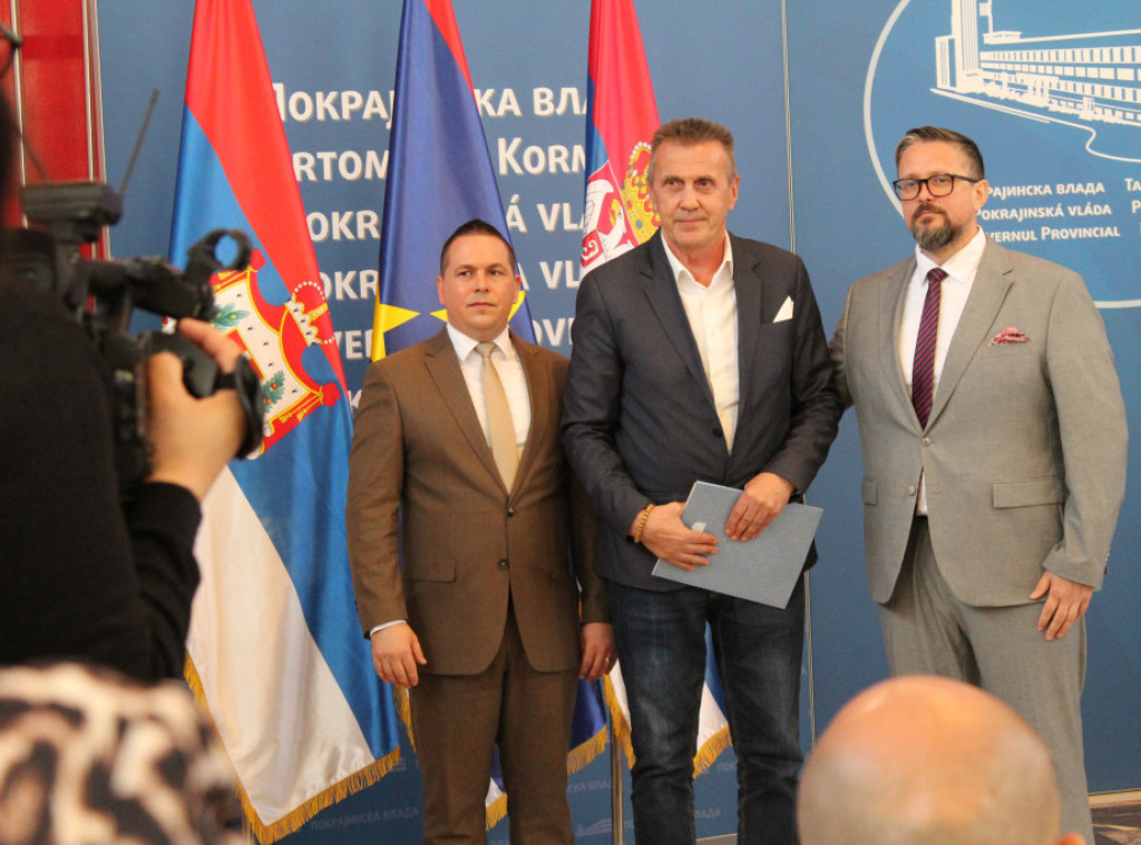 Uručeni ugovori o sufinansiranju aktivnosti nacionalnih saveta u Autonomnoj Pokrajini Vojvodini