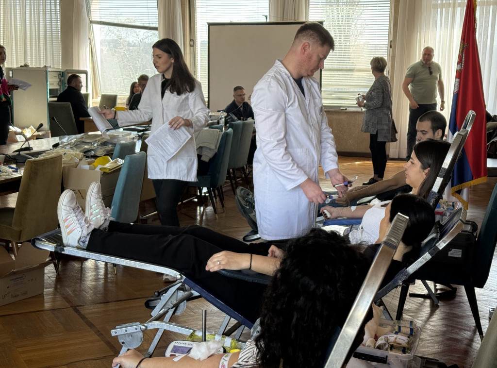 Zaposleni u državnoj upravi iz cele Srbije dobrovoljno davali krv