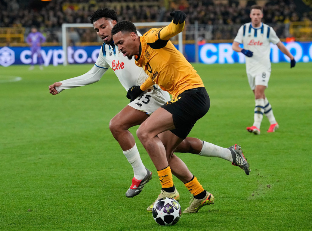 Nemački fudbaler Feliks Nmeča potpisao novi ugovor sa Borusijom iz Dortmunda