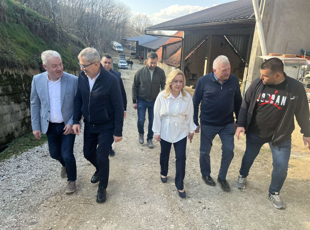 Ministar Glamočić: Već isplaćeno više od 10 milijardi dinara za podsticaje po hektaru