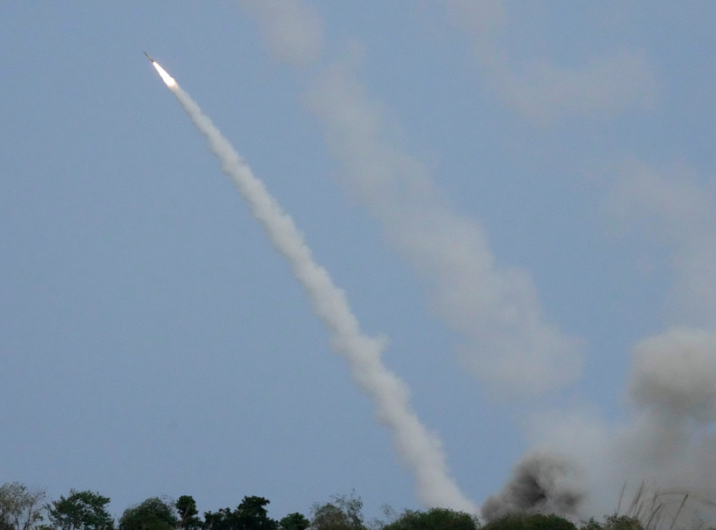 Ministarstvo odbrane UAE: Iran ispalio na Ujedinjene Arapske Emirate 13 raketa i 39 dronova