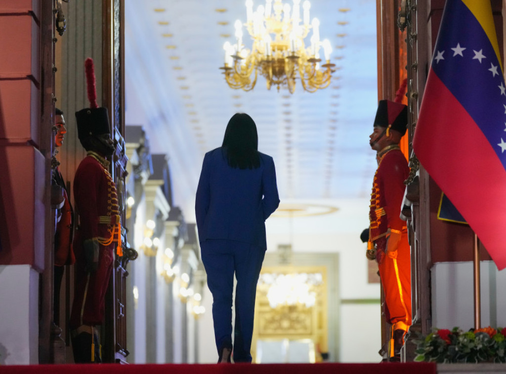 Privremena predsednica Venecuele imenovala Paulu Henao na mesto ministarke za naftu