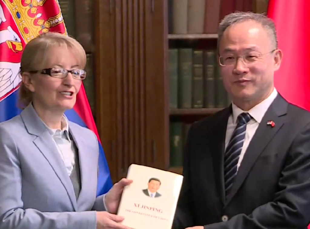Ambasada Kine donirala knjige Skupštini Srbije, među naslovima i dela Si Đinpinga