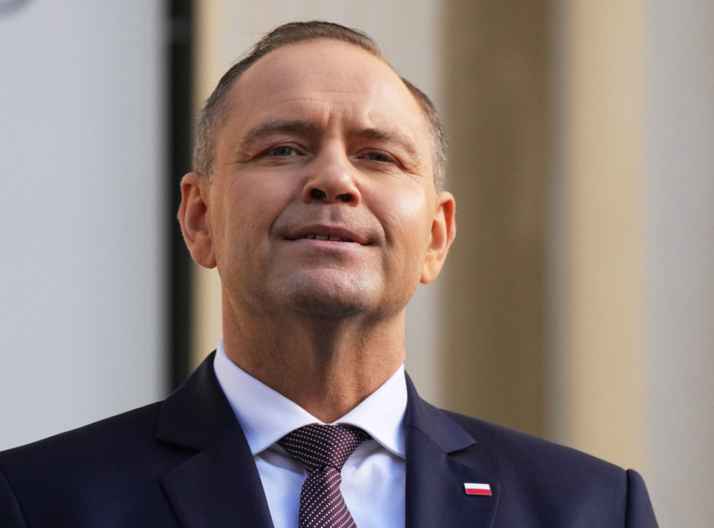 Navrocki imenovao savet za izmenu ustava, Tusk kritikovao potez
