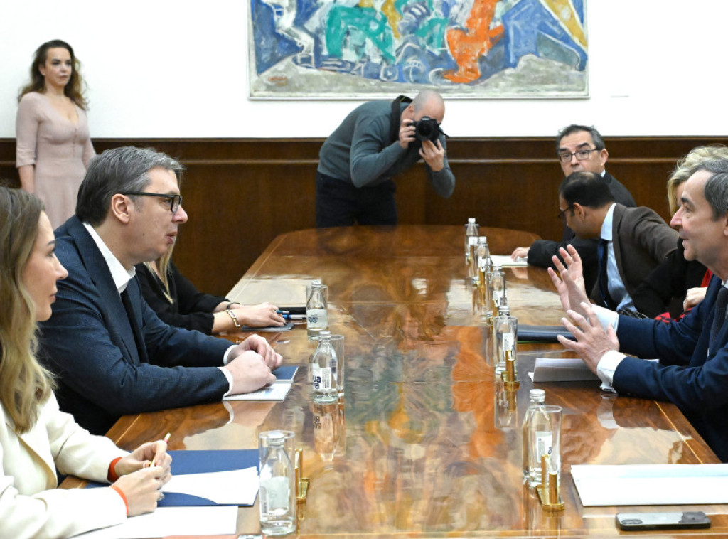 Aleksandar Vučić sastao se danas sa predsednikom i izvršnim direktorom francuske kompanije EDF Bernarom Fontanom