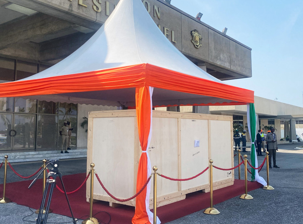 Francuska vratila Obali Slonovače sveti bubanj opljačkan u vreme kolonijalizma