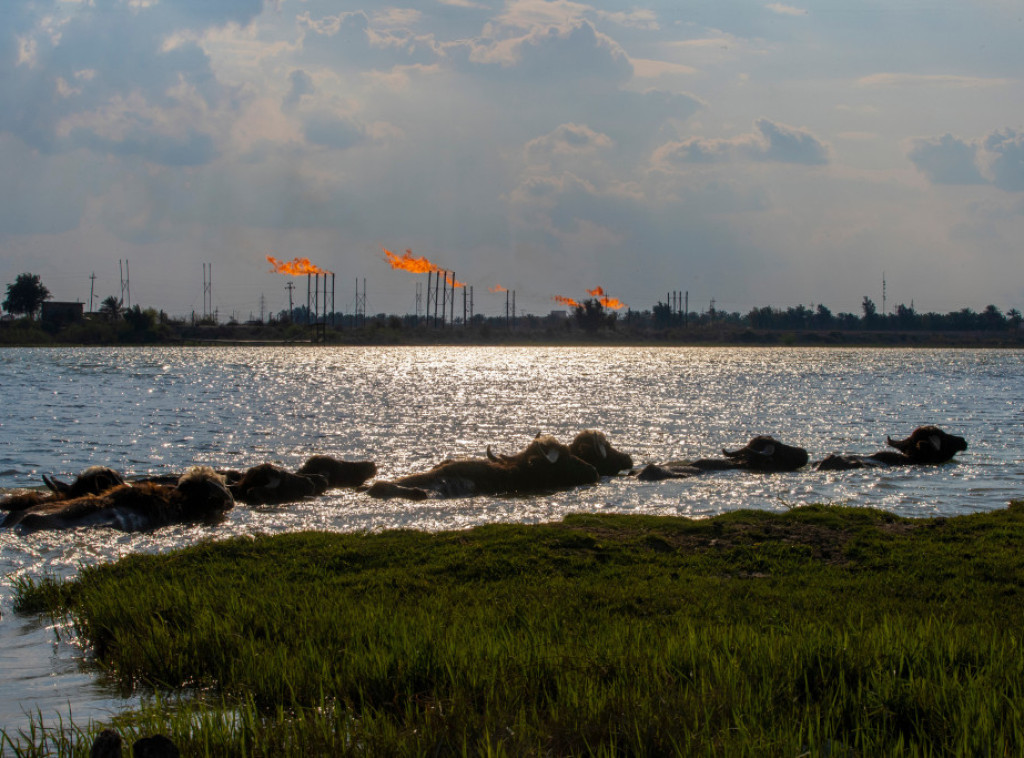 Neke naftne operacije u blizini Ormuskog moreuza obustavljene nakon napada dronom