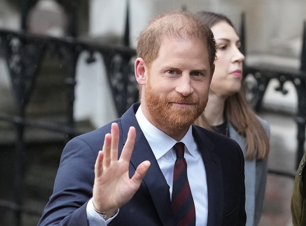 Portparol princa Harija: Nova biografija predstavlja "poremećenu zaveru"