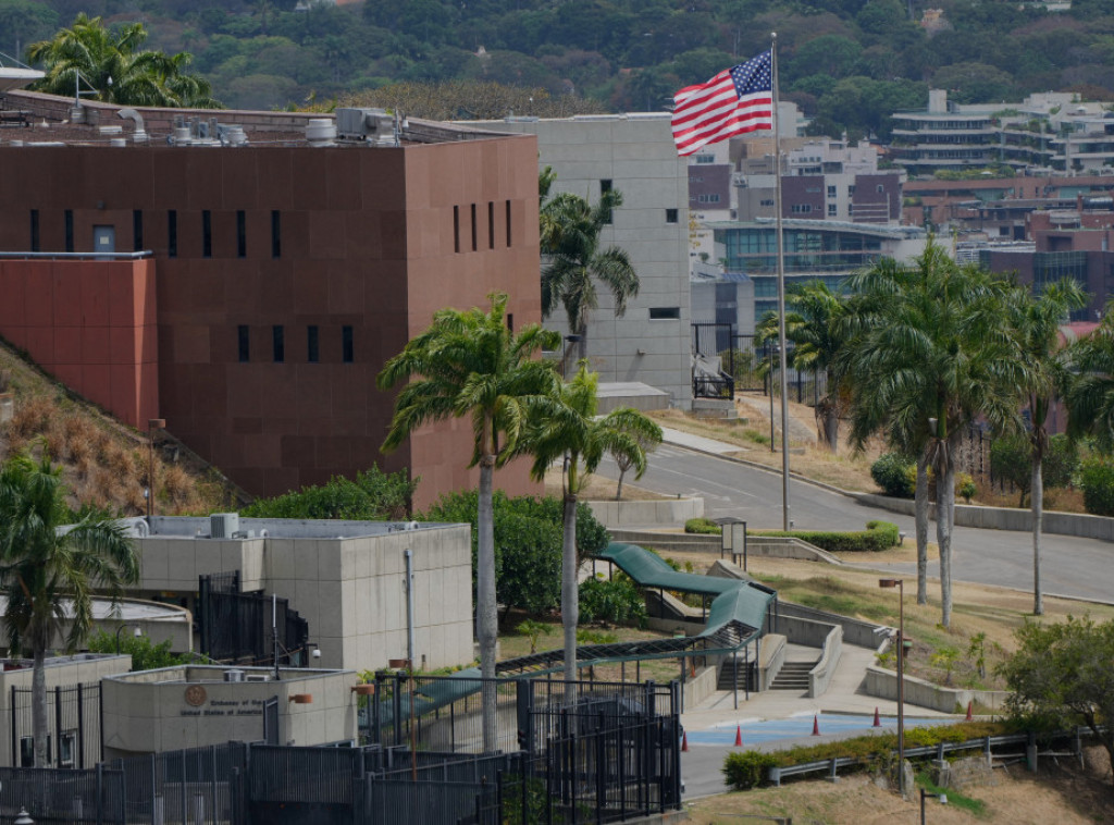 Američka zastava ponovo podignuta na ambasadi SAD u Venecueli