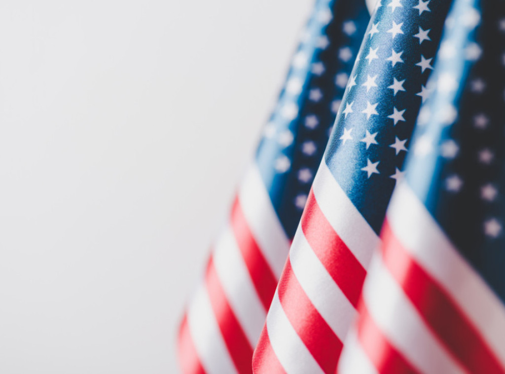 Čak Šumer tvrdi da Amerikanci štede na hrani zbog rata u Iranu