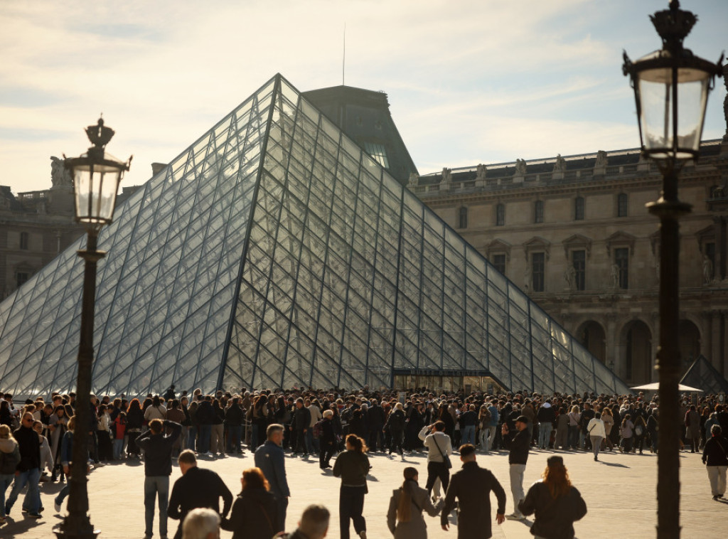 Zatvorenik pobegao u Parizu tokom posete Luvru