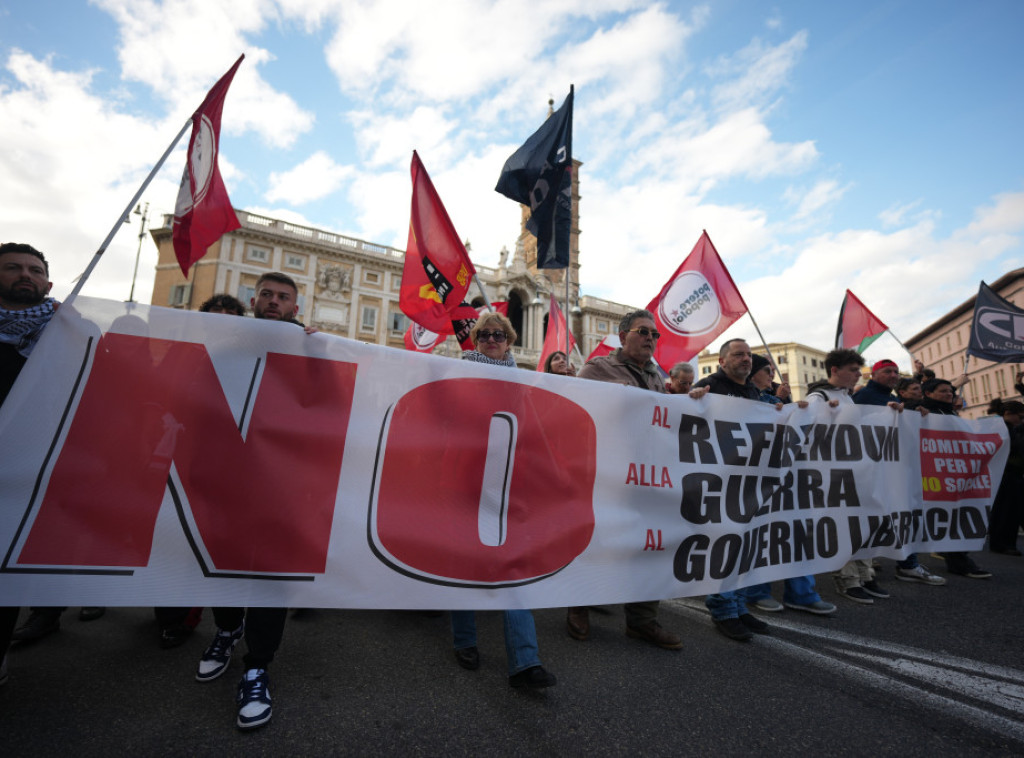 Protest u Rimu protiv referenduma o pravosuđu, spaljene slike Đorđe Meloni i ministra pravde Karla Nordija