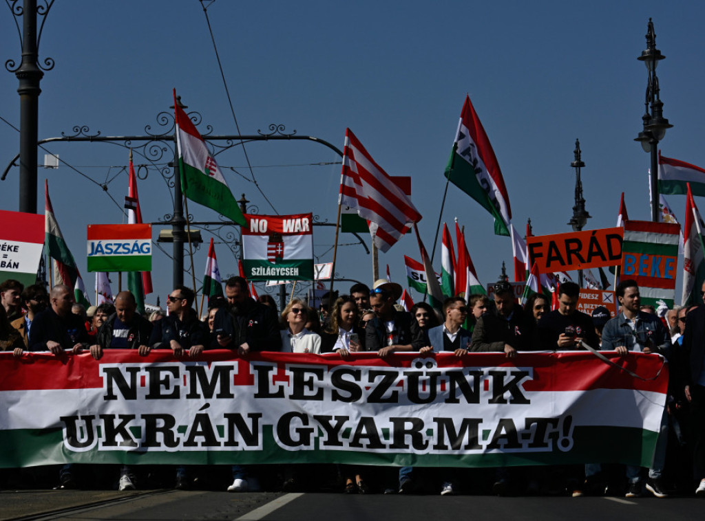 Marš za mir u Budimpešti uoči govora Viktora Orbana