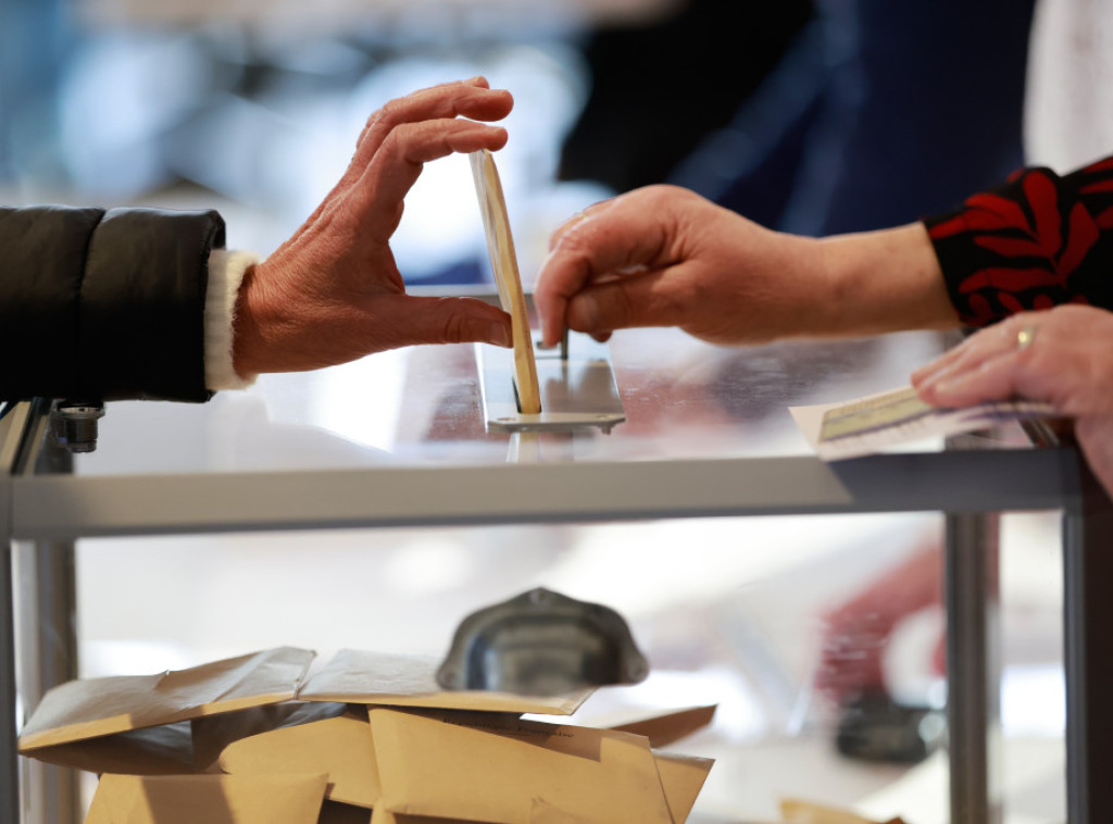 Lokalni izbori u Parizu: Levičar Emanuel Gregoar ubedljivo ispred Rašide Dati