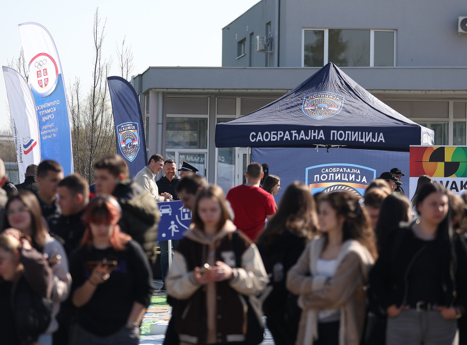 Karavan o saobraćaju održan u Kuli pod sloganom "Na putu do nule-zajedno i bezbedno"