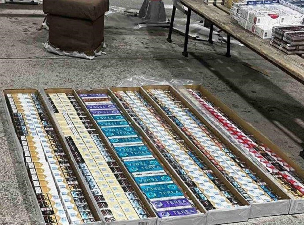 Uprava carina: Zaplenjeno više od 2.000 paklica cigareta