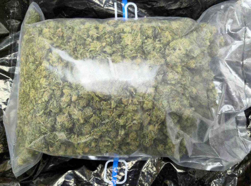 Uhapšen mladić sa 500 grama marihuane u automobilu