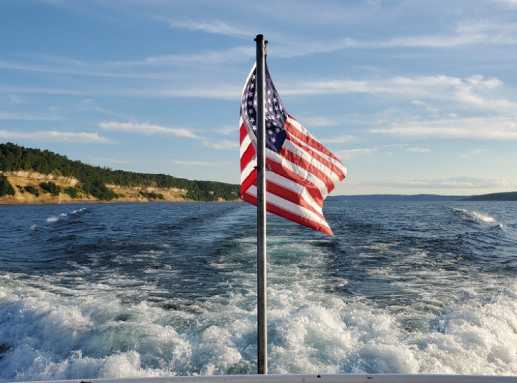 Američki ratni brod "Tripoli" primećen kod Singapura na putu ka Bliskom istoku