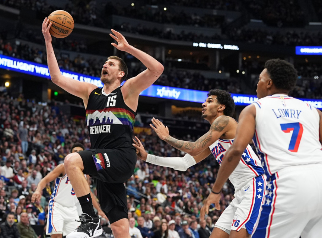 Osam poena i 14 asistencija Jokića u pobedi košarkaša Denvera protiv Filadelfije
