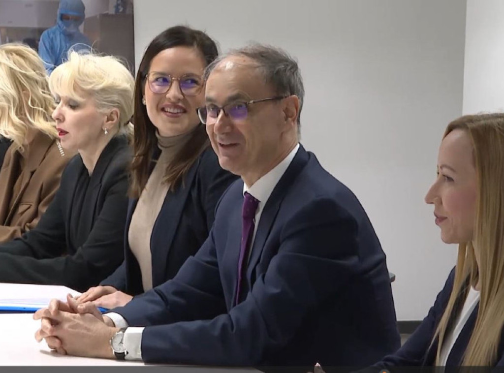 Premijer Macut posetio Hemofarm u Vršcu, razgovarao sa rukovodstvom o planovima kompanije