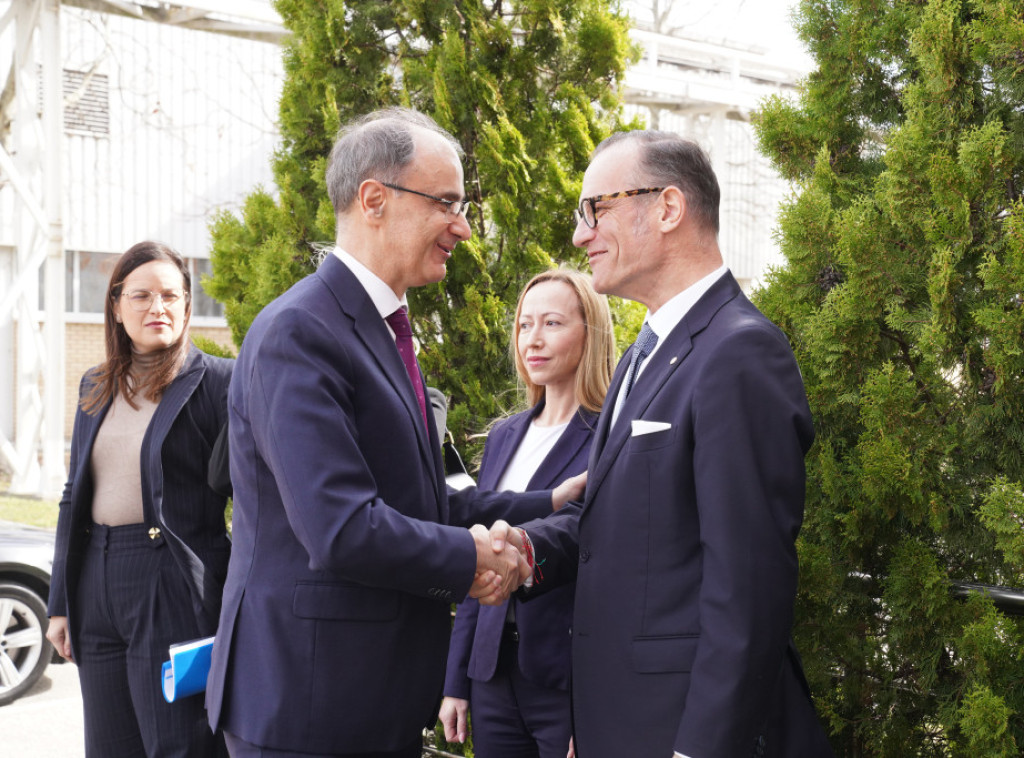 Macut visits Hemofarm in Vrsac to discuss company's plans
