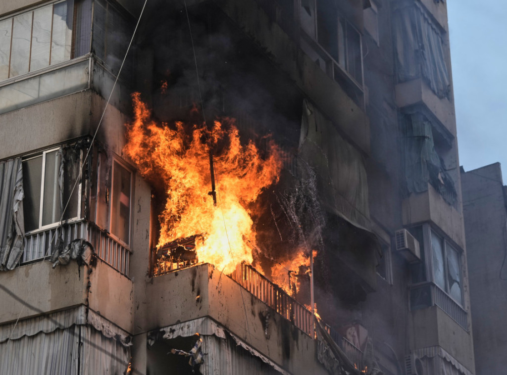 Izrael pojačao napade na Bejrut, poginulo 10, ranjeno 27 osoba