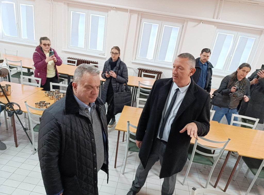 Ministar Stanković obišao školu u Boru: Briga o obrazovanju i mladima je obaveza celog društva