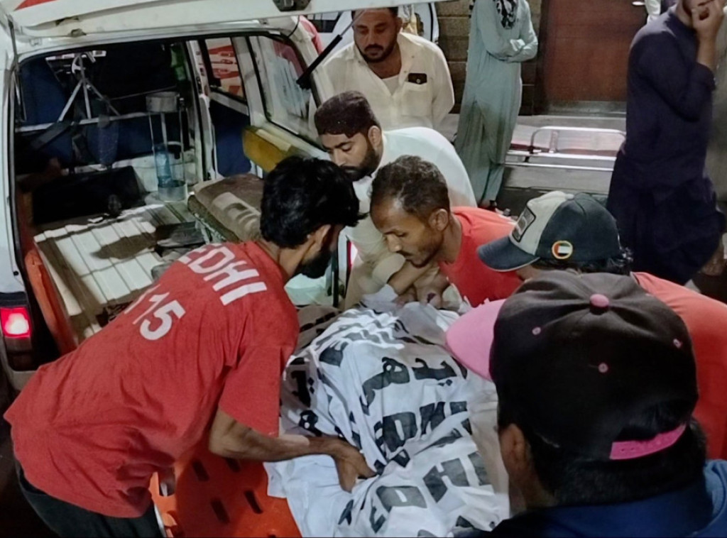 Najmanje 21 osoba poginula u oluji u Pakistanu, urušili se zidovi i krovovi