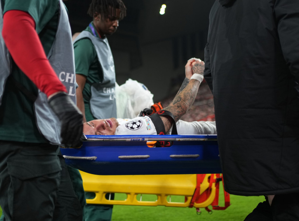 FK Galatasaraj: Osimen doživeo prelom desne podlaktice, Lang ima ozbiljnu posekotinu